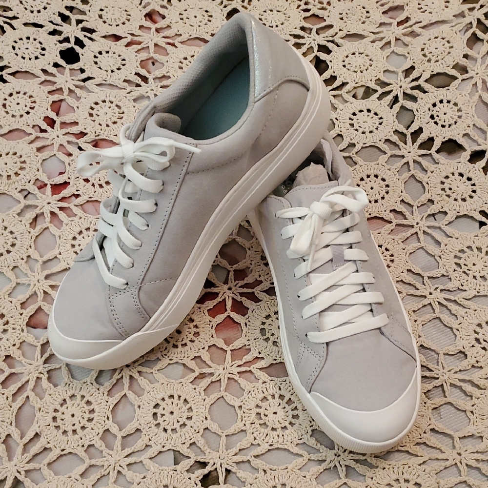 Dr. Scholl's Light Gray Lace-Up Women's Sneakers